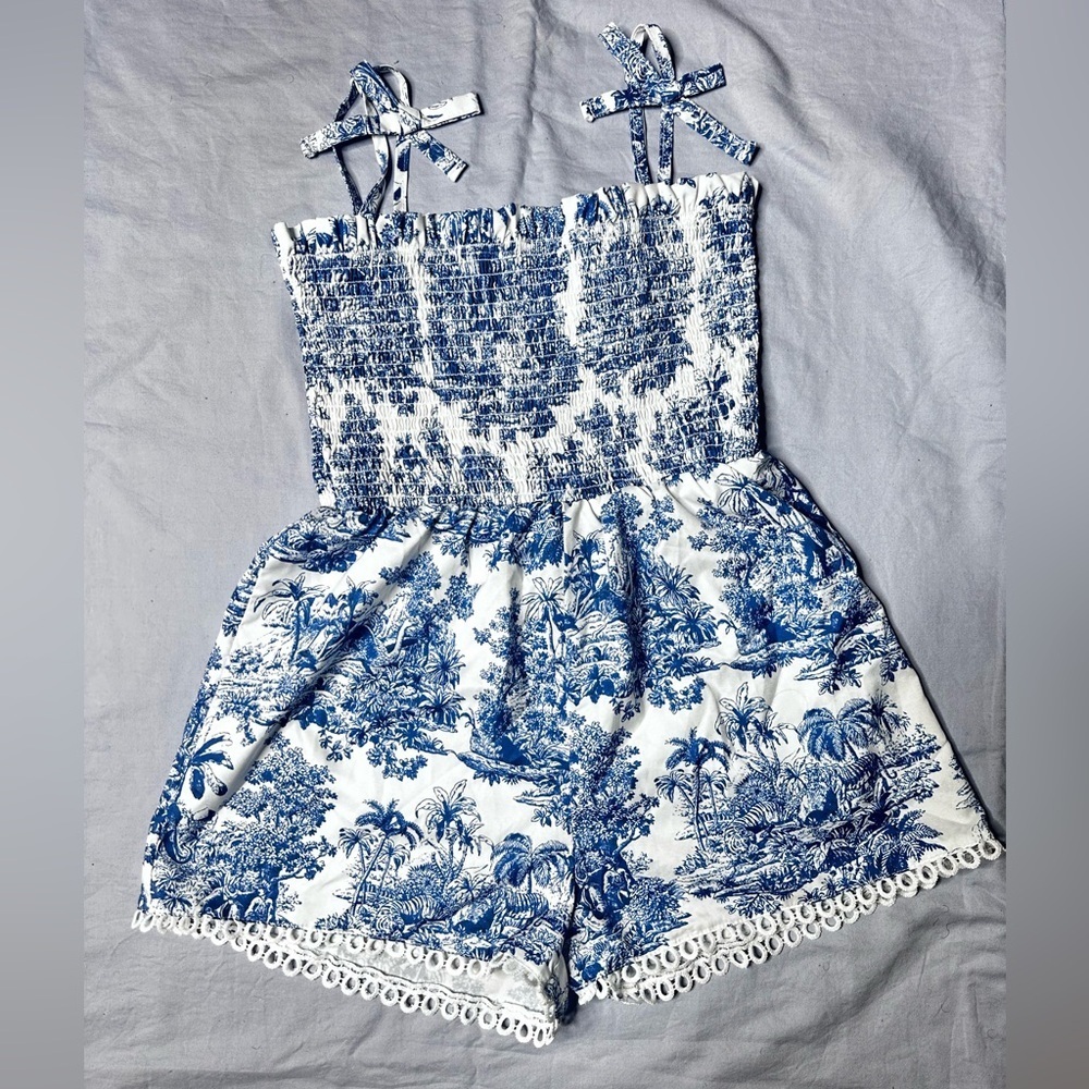 SHEIN Blue and White Kids Printed Romper